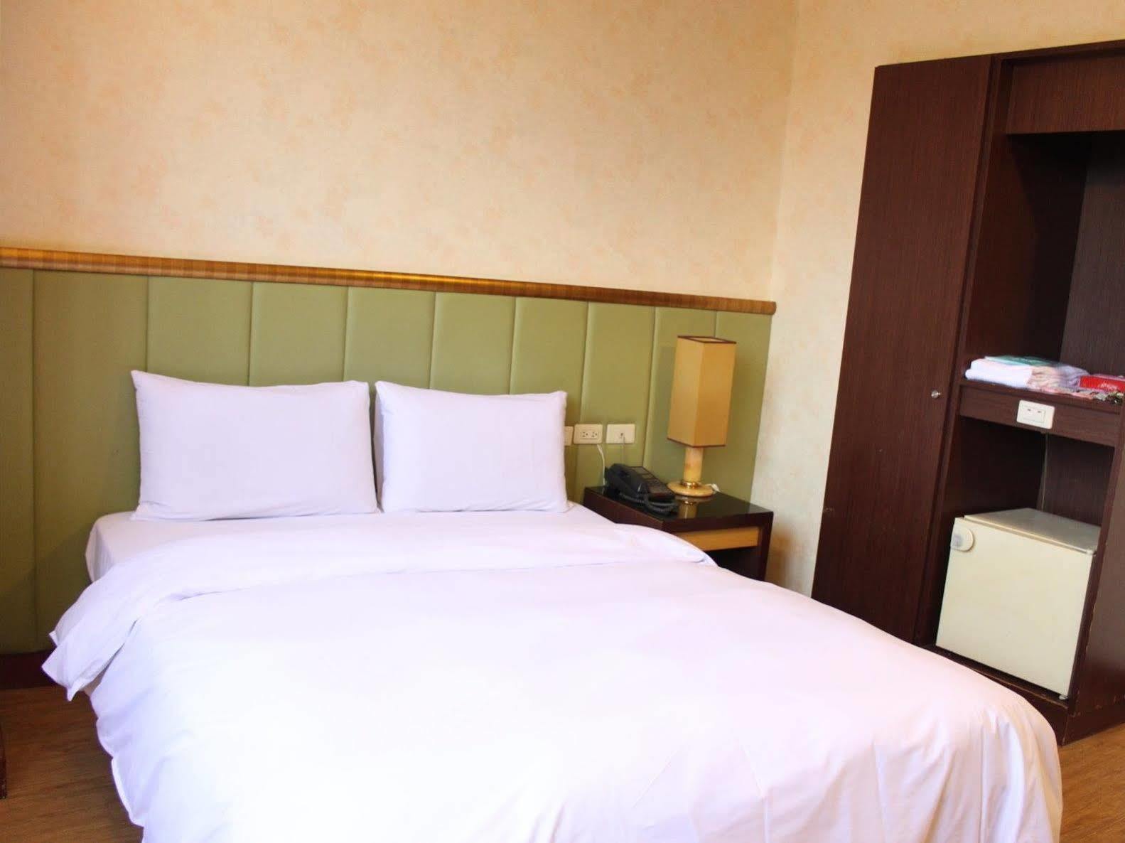 Sunwise Hotel Kaohsiung Esterno foto