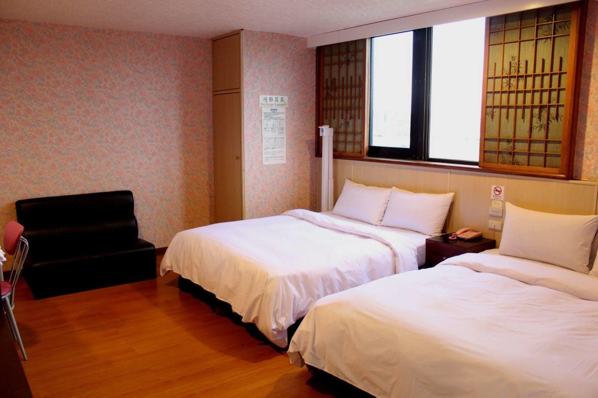 Sunwise Hotel Kaohsiung Esterno foto