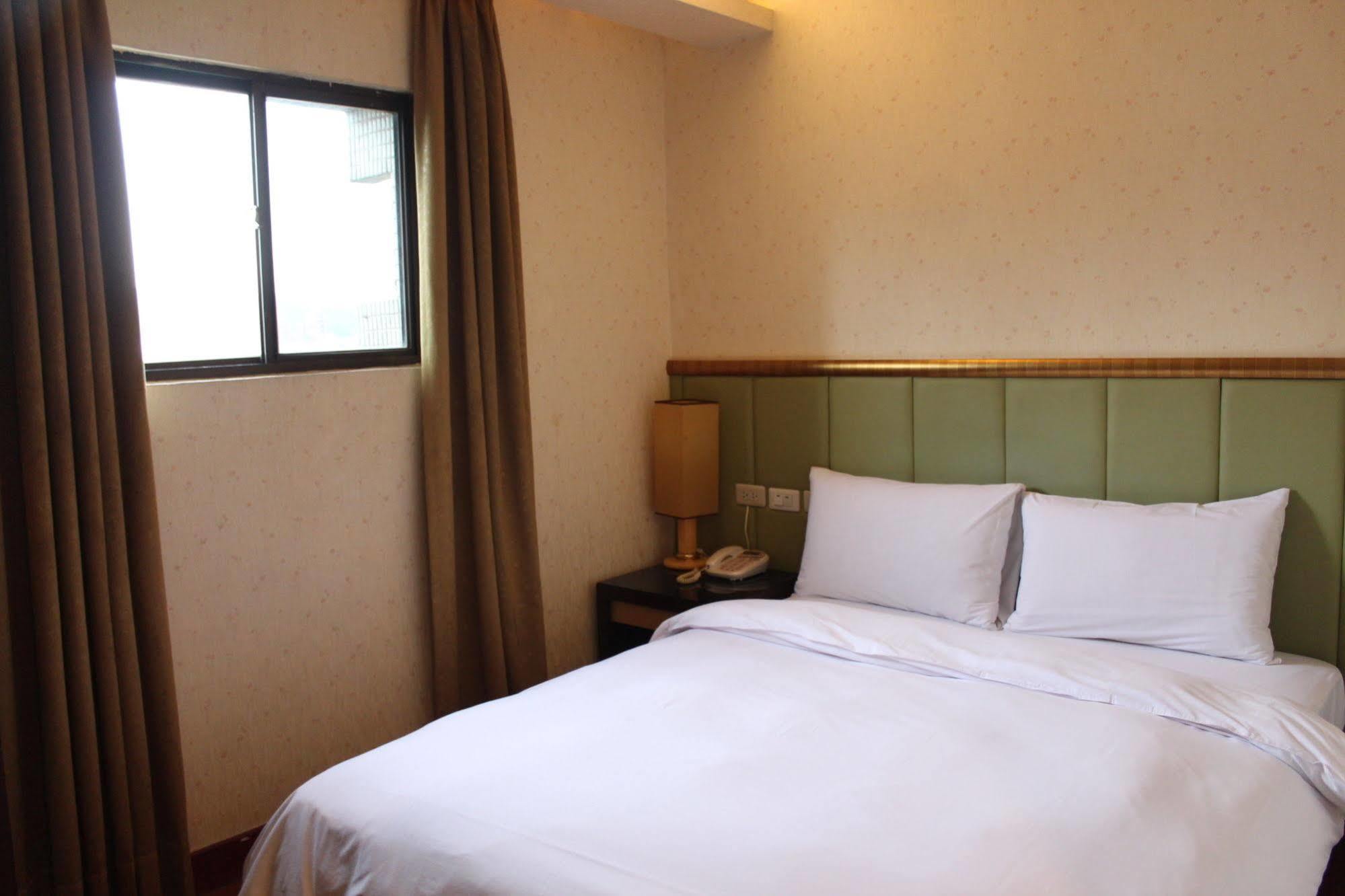 Sunwise Hotel Kaohsiung Esterno foto